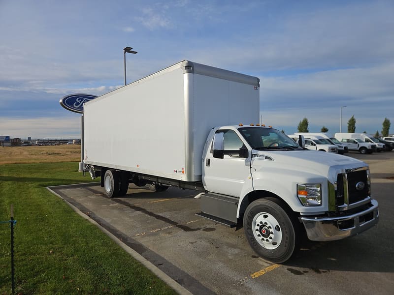 2027 FORD F-750 REGULAR CAB DOCK HGT