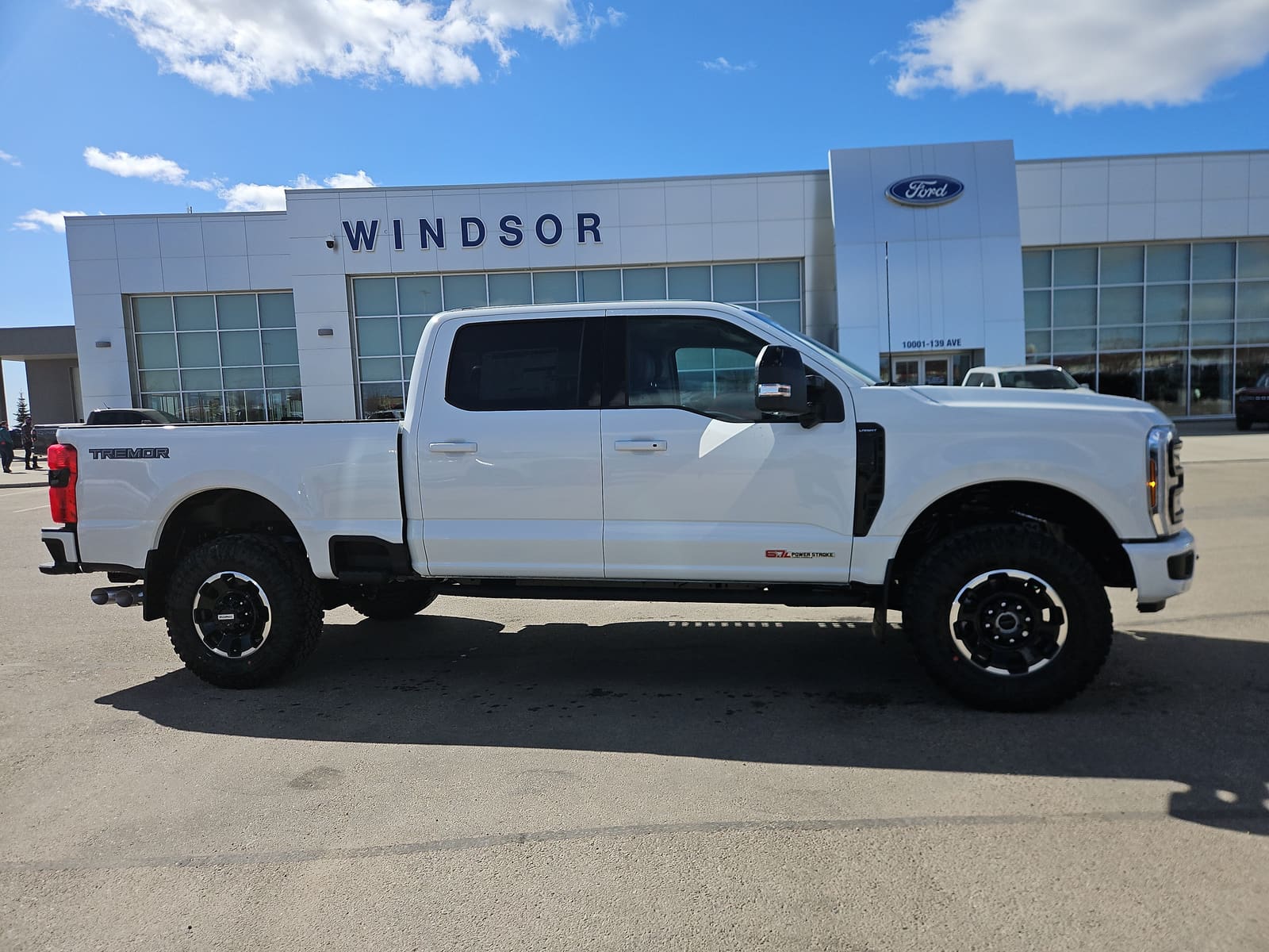 2026 Ford Super Duty F-350 SRW LARIAT — photo 1 of 24