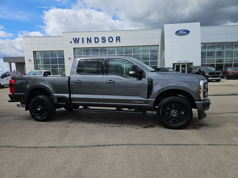 2026 Ford Super Duty F-350 SRW LARIAT