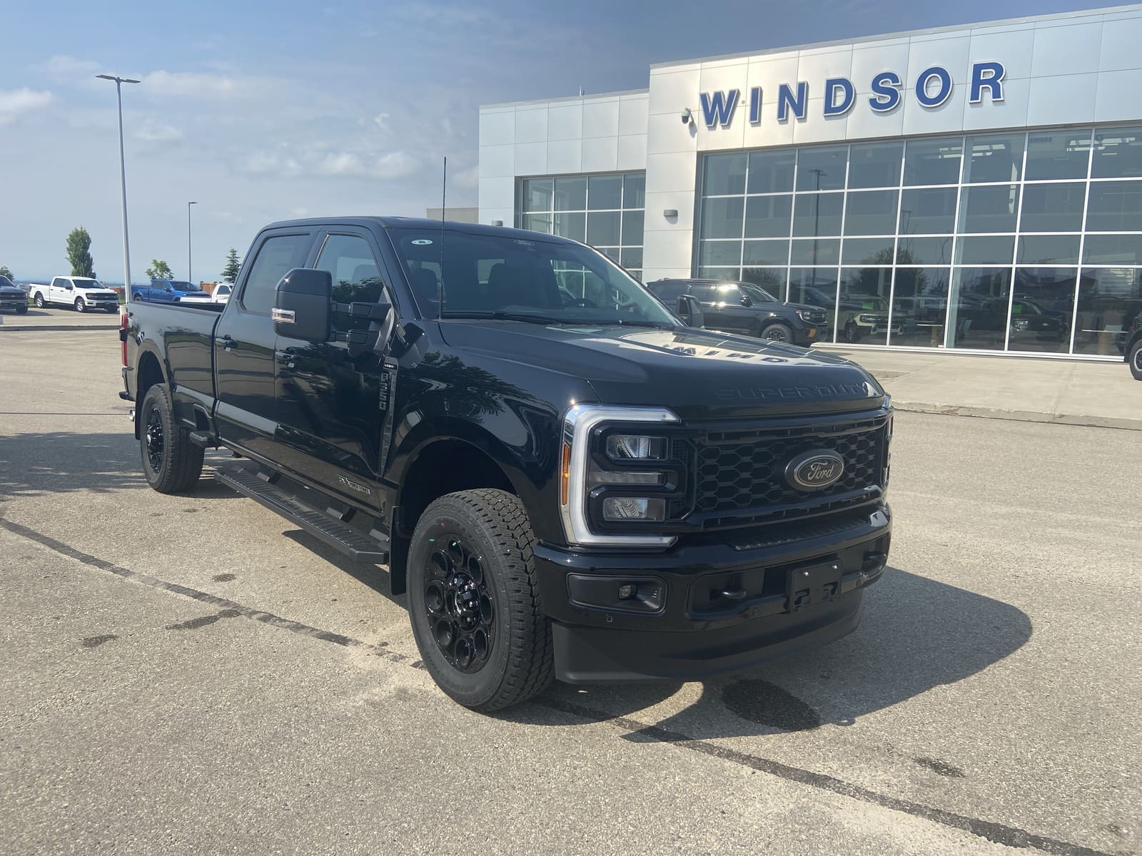 2026 Ford Super Duty F-350 SRW LARIAT — photo 1 of 30