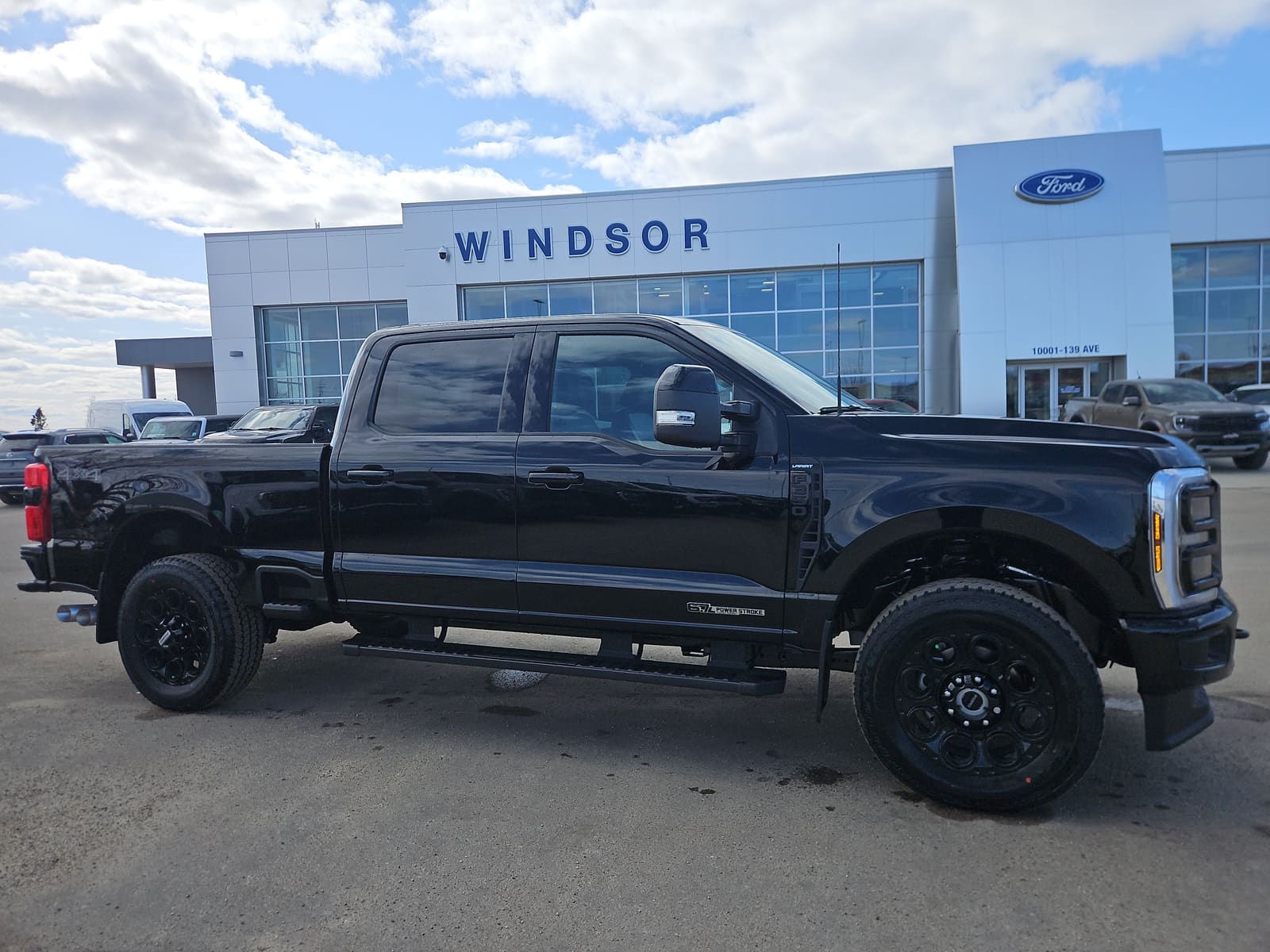 2026 Ford Super Duty F-350 SRW LARIAT — photo 1 of 22