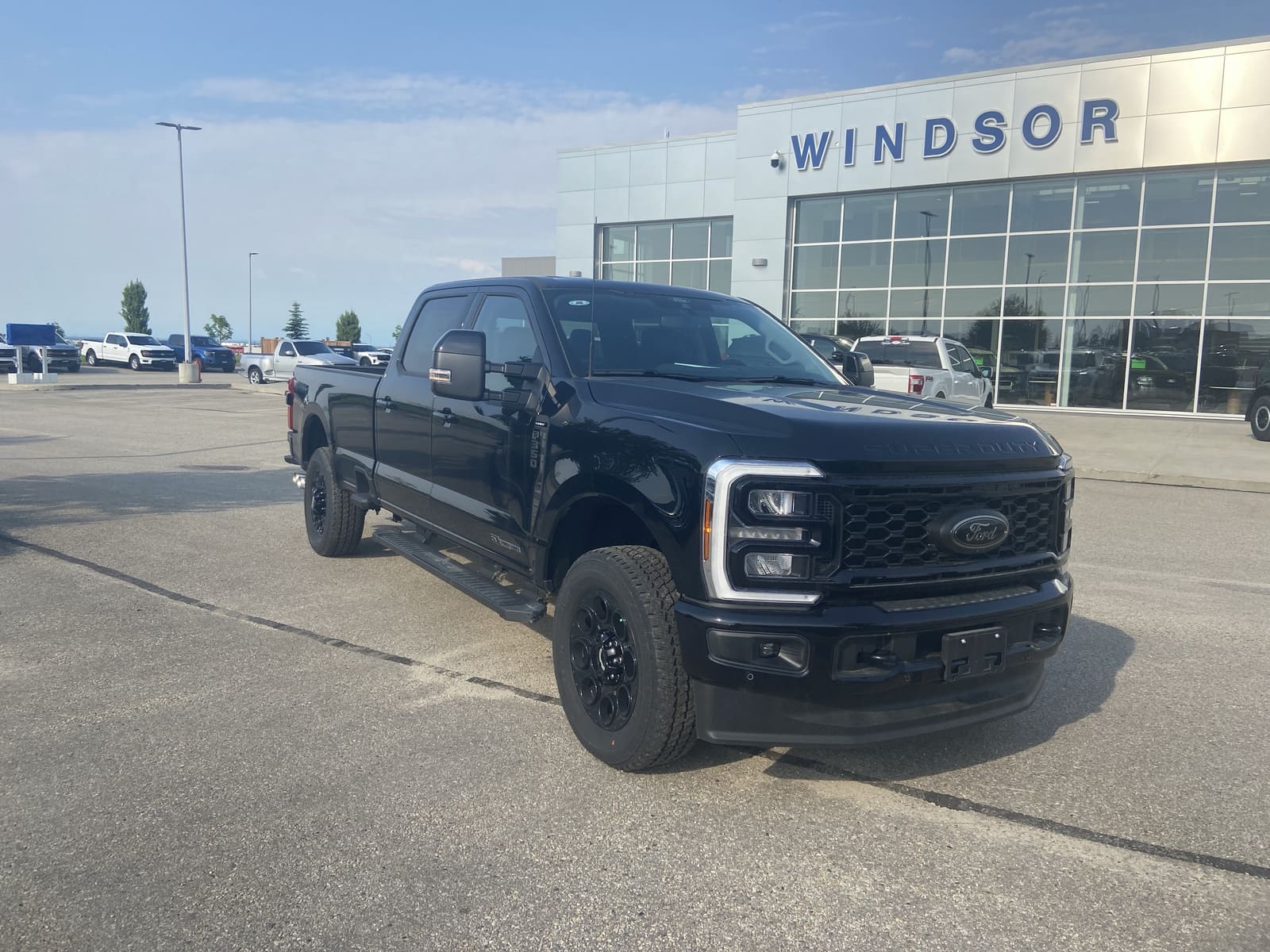 2026 Ford Super Duty F-350 SRW LARIAT — photo 1 of 30