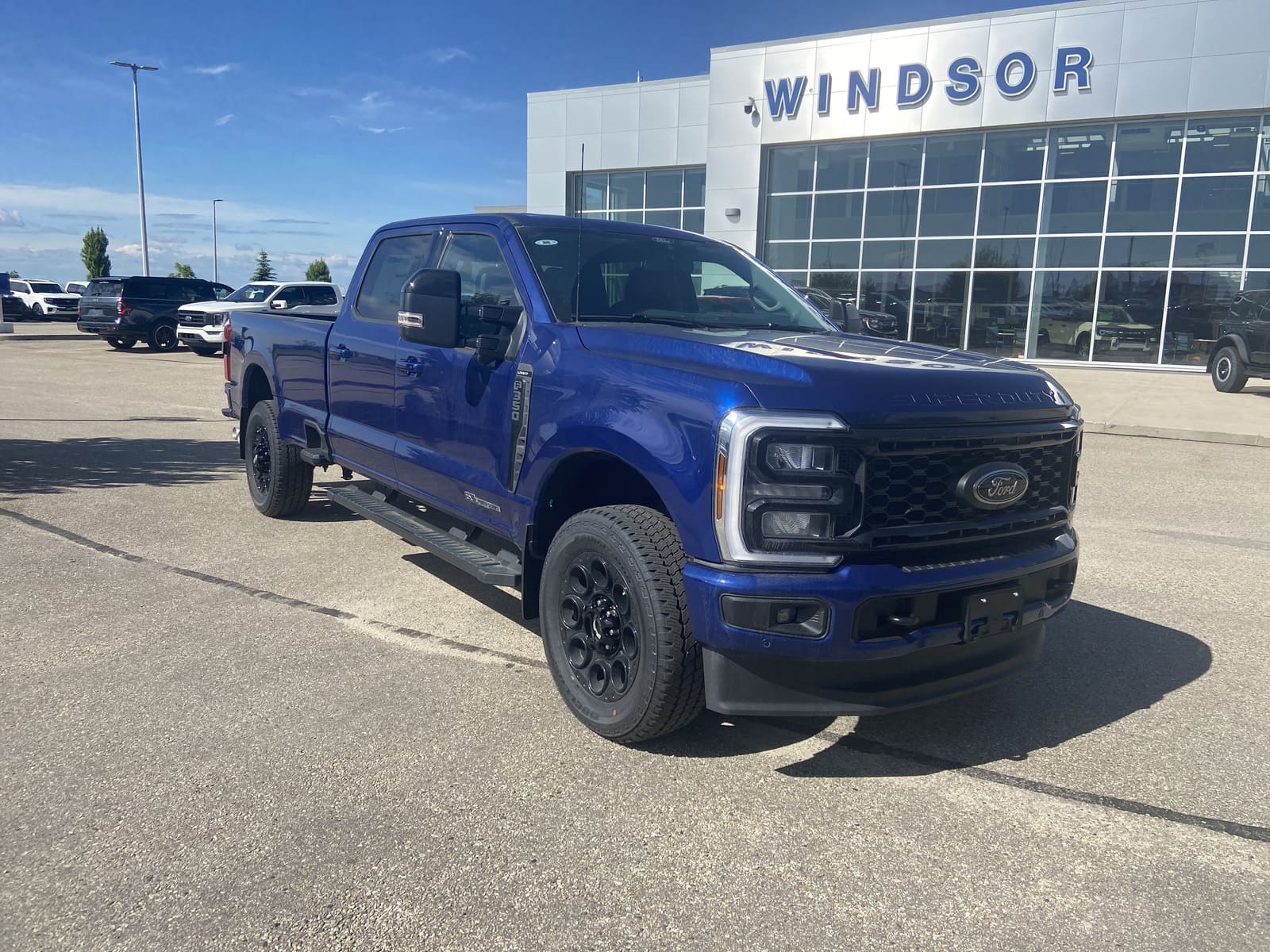 2026 Ford Super Duty F-350 SRW LARIAT — photo 1 of 32