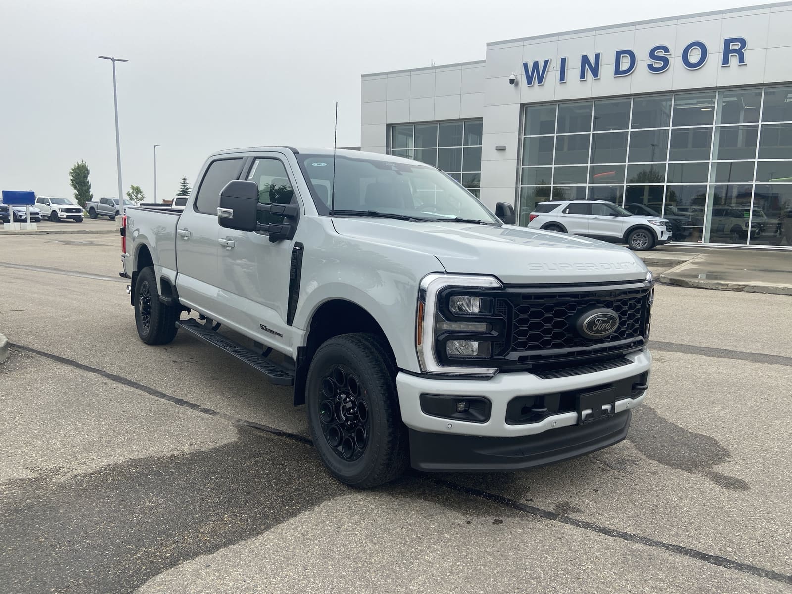2026 Ford Super Duty F-350 SRW LARIAT — photo 1 of 32