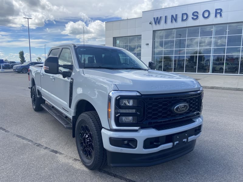 2026 Ford Super Duty F-350 SRW LARIAT