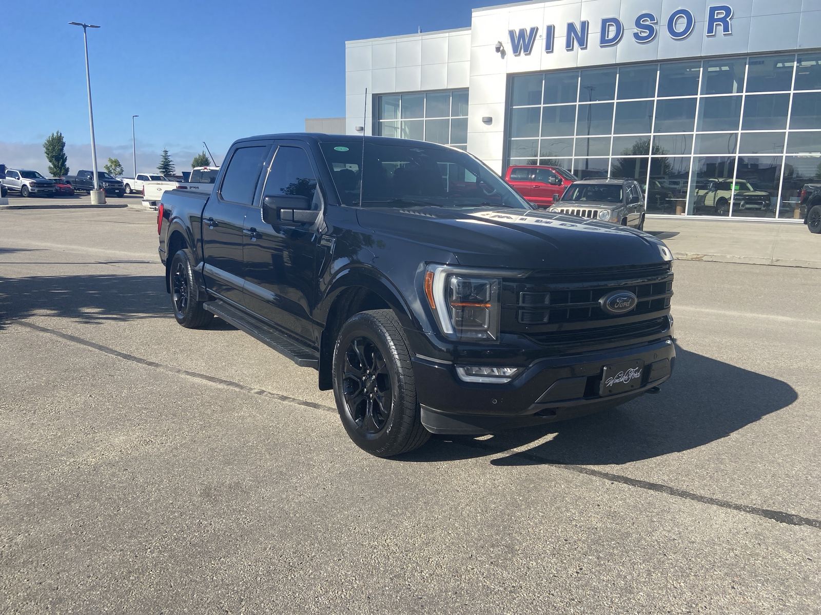 2023 Ford F-150 LARIAT — photo 1 of 32