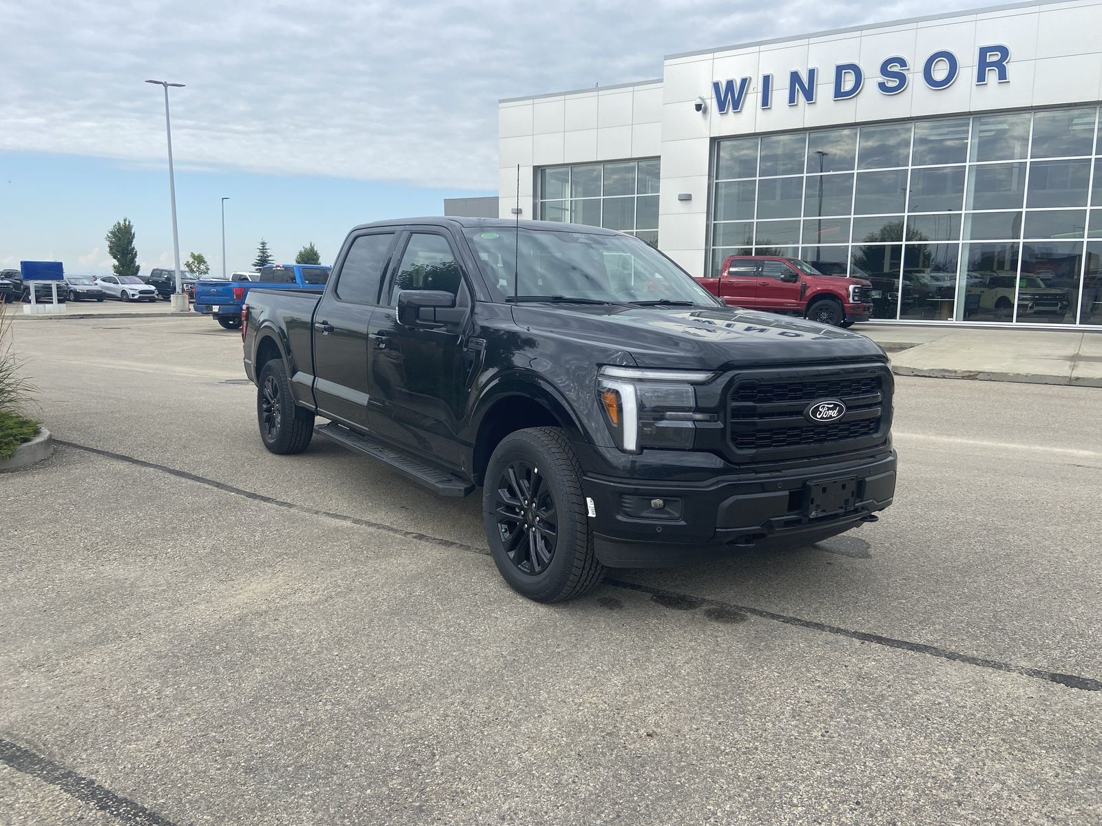2026 Ford F-150 LARIAT — photo 1 of 32