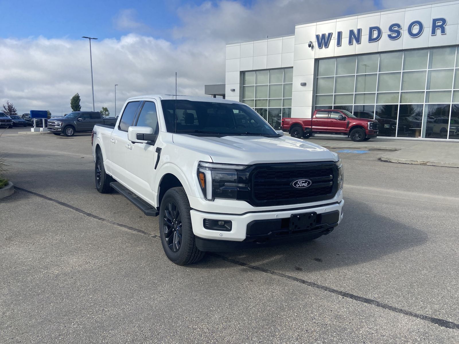 2026 Ford F-150 LARIAT — photo 1 of 32
