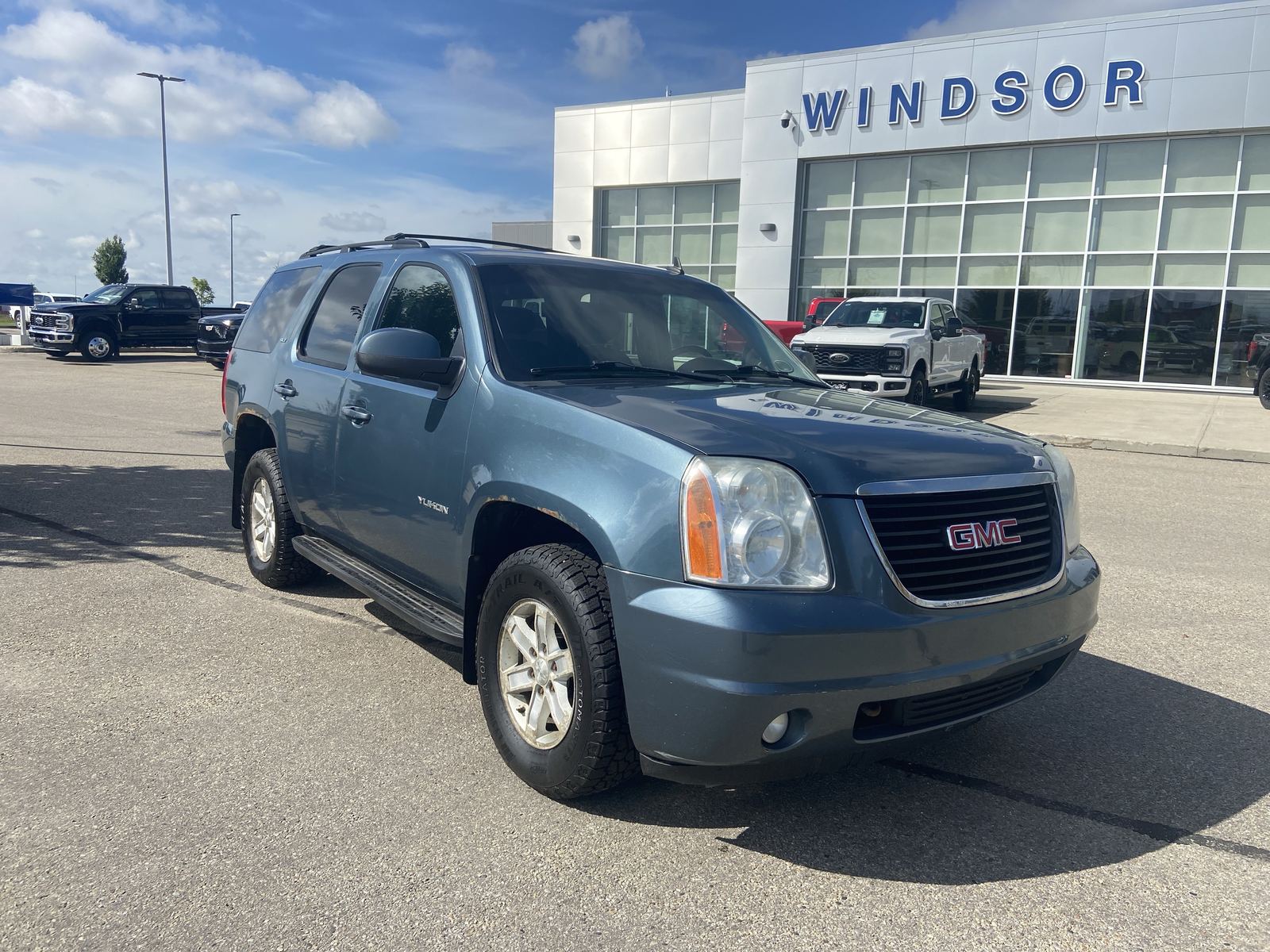 2010 GMC Yukon SLT — photo 1 of 34