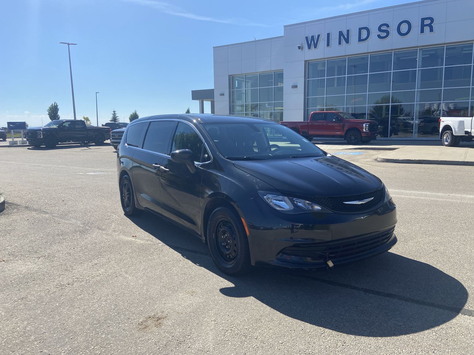2018 Chrysler Pacifica L — photo 1 of 30