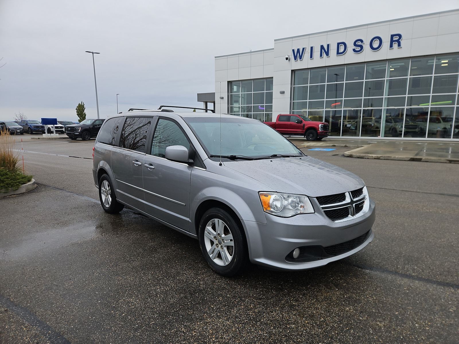 2017 Dodge Grand Caravan Crew Plus — photo 1 of 38