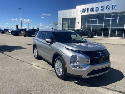 2022 Mitsubishi Outlander SE